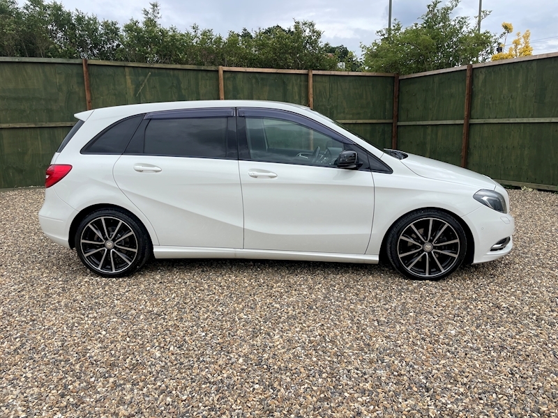 Mercedes-Benz B180 Blueefficiency Se Mpv 1.6 Automatic Petrol