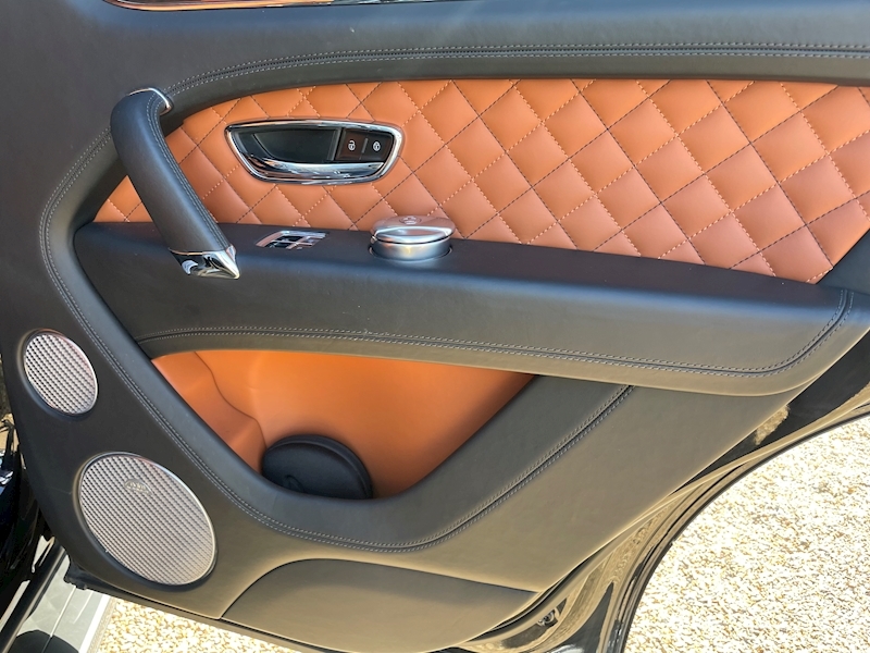 Bentley 6.0 W12 SUV 5dr Petrol Auto 4WD Euro 6 (s/s) (608 ps)