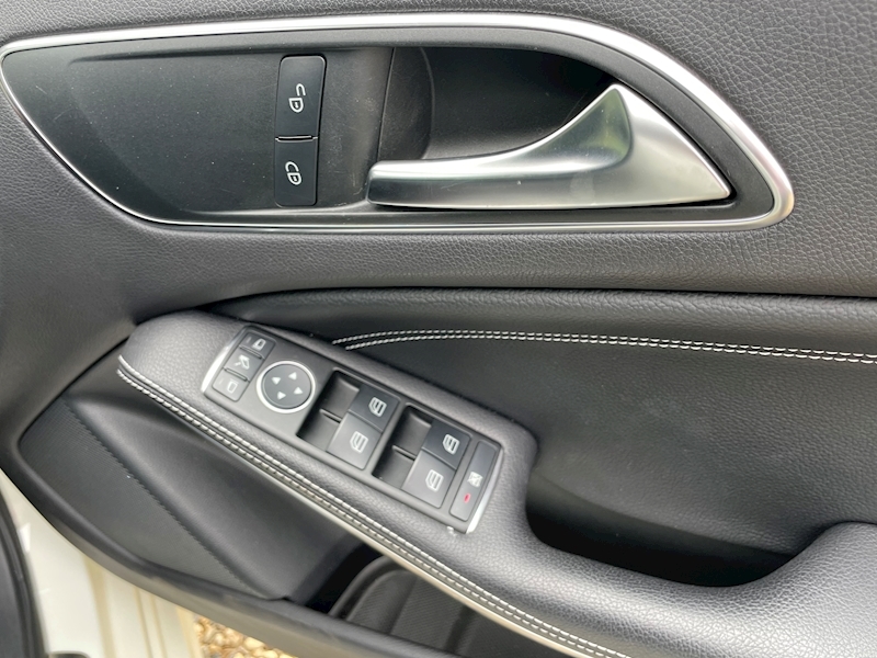 Mercedes-Benz A 180 Sport Executive 1.6 5dr Hatchback Automatic Petrol
