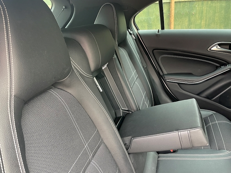 Mercedes-Benz A 180 Sport Executive 1.6 5dr Hatchback Automatic Petrol