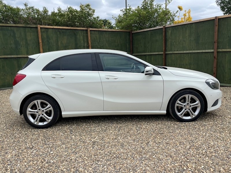 Mercedes-Benz A 180 Sport Executive 1.6 5dr Hatchback Automatic Petrol