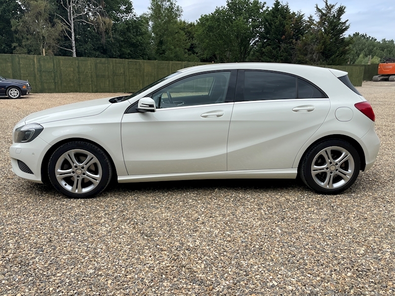 Mercedes-Benz A 180 Sport Executive 1.6 5dr Hatchback Automatic Petrol