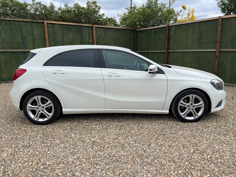 Mercedes-Benz A 180 Sport Executive 1.6 5dr Hatchback Automatic Petrol