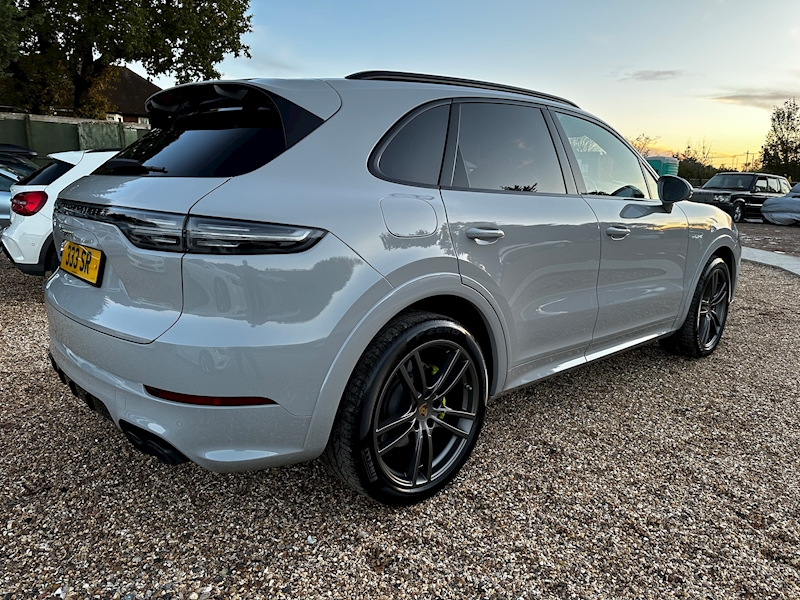 Porsche 3.0 V6 E-Hybrid 17.9kWh SUV 5dr Petrol Plug-in Hybrid TiptronicS 4WD Euro 6 (s/s) (3.6kW Charger) (462 ps)