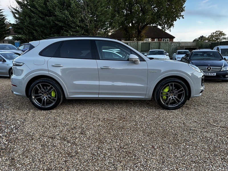 Porsche 3.0 V6 E-Hybrid 17.9kWh SUV 5dr Petrol Plug-in Hybrid TiptronicS 4WD Euro 6 (s/s) (3.6kW Charger) (462 ps)