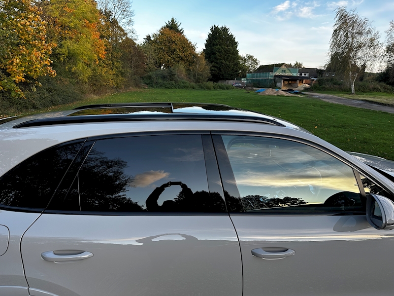 Porsche 3.0 V6 E-Hybrid 17.9kWh SUV 5dr Petrol Plug-in Hybrid TiptronicS 4WD Euro 6 (s/s) (3.6kW Charger) (462 ps)
