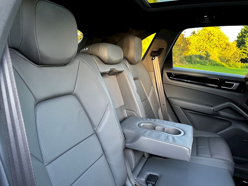 Porsche 3.0 V6 E-Hybrid 17.9kWh SUV 5dr Petrol Plug-in Hybrid TiptronicS 4WD Euro 6 (s/s) (3.6kW Charger) (462 ps)