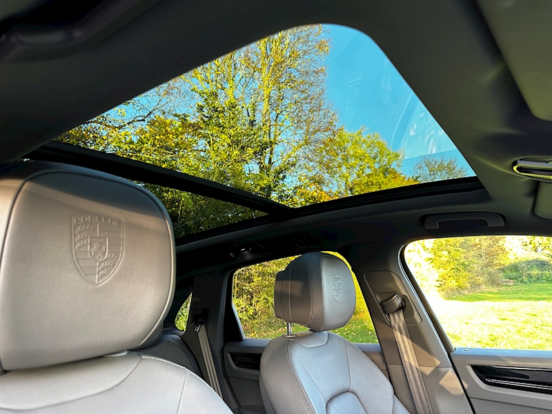 Porsche 3.0 V6 E-Hybrid 17.9kWh SUV 5dr Petrol Plug-in Hybrid TiptronicS 4WD Euro 6 (s/s) (3.6kW Charger) (462 ps)