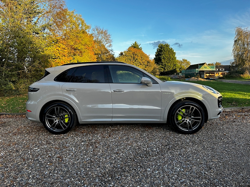 Porsche 3.0 V6 E-Hybrid 17.9kWh SUV 5dr Petrol Plug-in Hybrid TiptronicS 4WD Euro 6 (s/s) (3.6kW Charger) (462 ps)