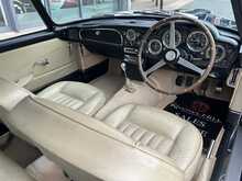 Aston Martin DB4 Series III 