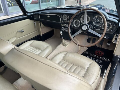 Series III Saloon 4.2 Manual Petrol