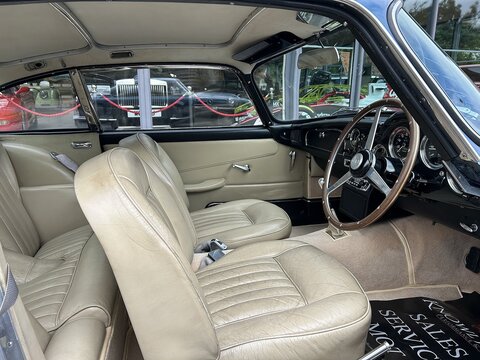 Series III Saloon 4.2 Manual Petrol