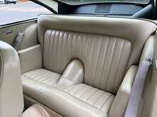 Aston Martin DB4 Series III 