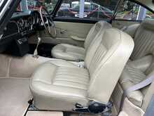 Aston Martin DB4 Series III 