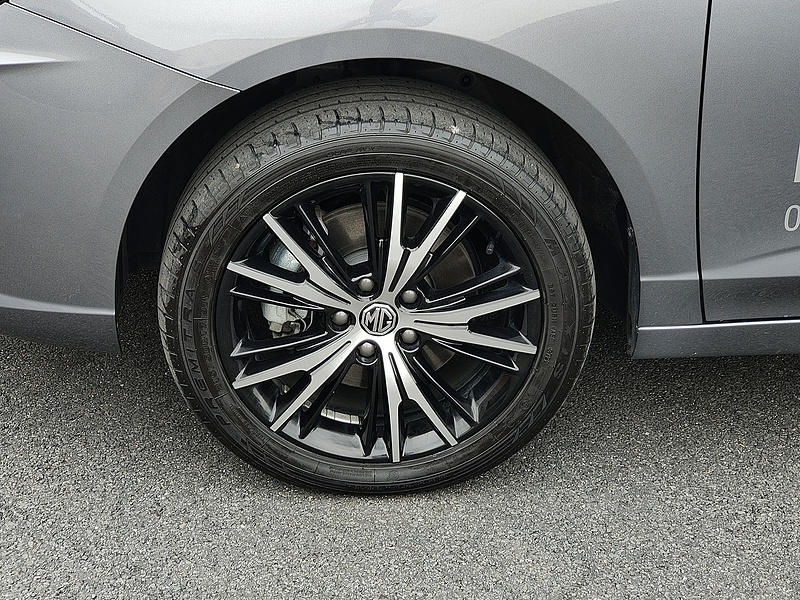 MG 115kw Trophy Long Range 61kwh 0.0 5dr Estate Automatic Electric