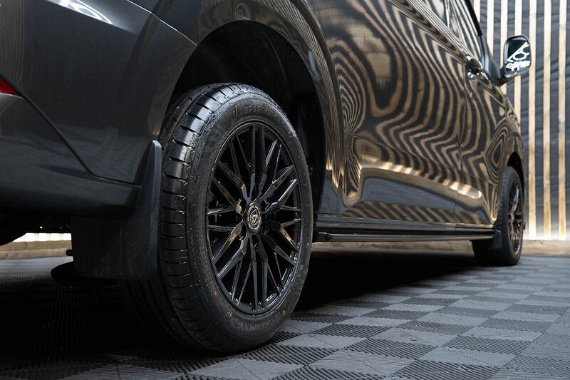 Ford Transit Custom 320 EcoBlue Limited L2 H1 Euro 6 (s/s) 5dr - N12