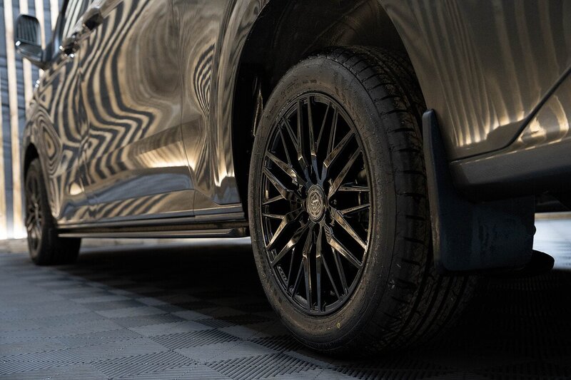 Ford Transit Custom 320 EcoBlue Limited L2 H1 Euro 6 (s/s) 5dr - N12