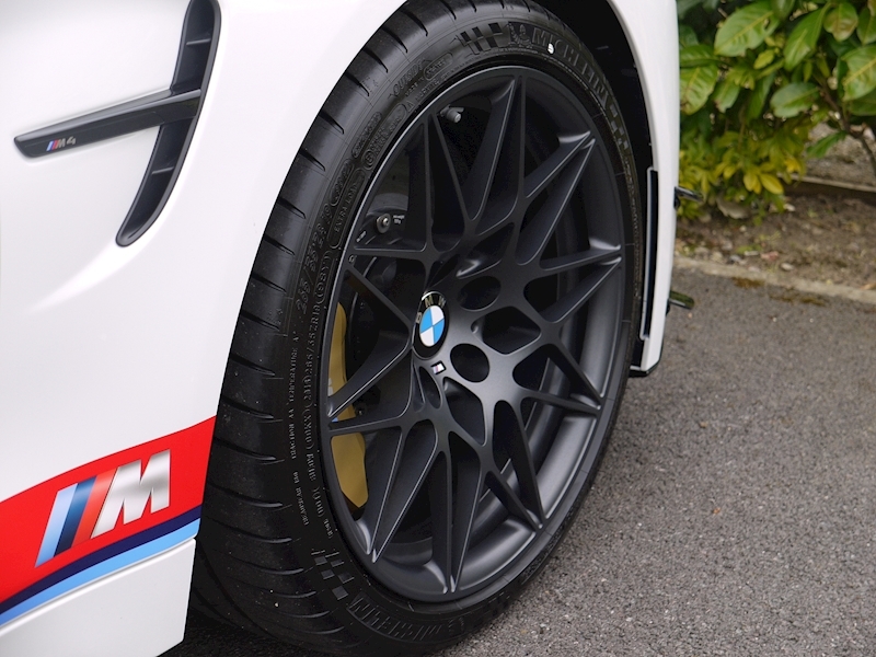 BMW M4 DTM Champion Edition - Large 12