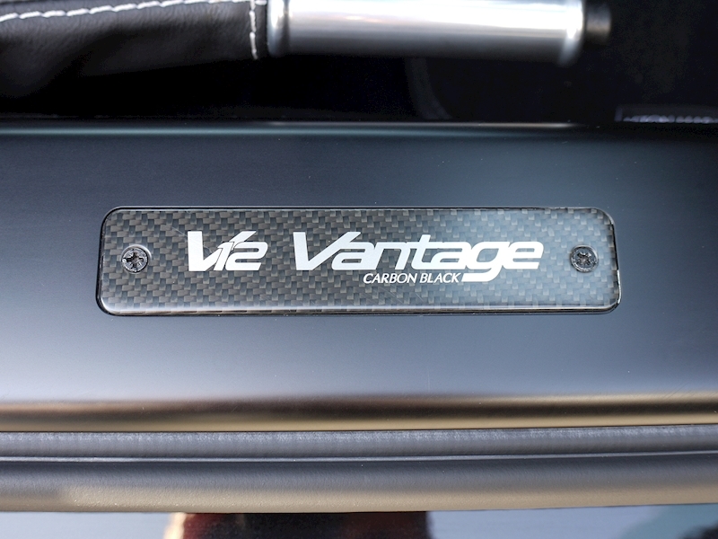 Aston Martin V12 Vantage Carbon Black Edition - Large 2