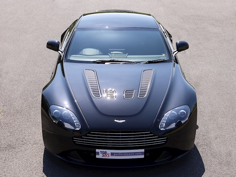 Aston Martin V12 Vantage Carbon Black Edition - Large 17
