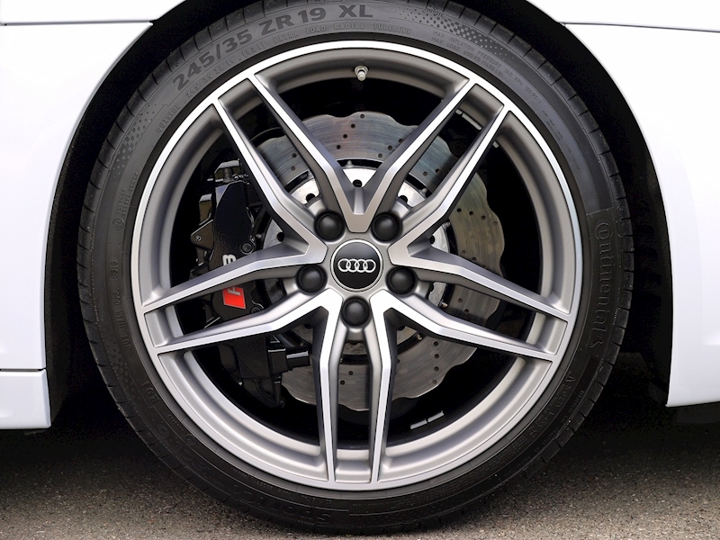 Audi R8 V10 Quattro S-Tronic - Large 11