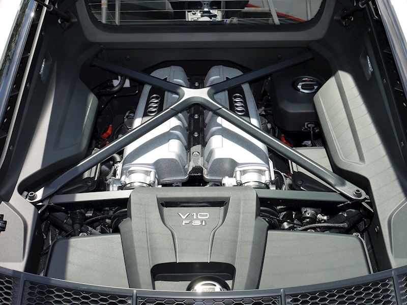 Audi R8 V10 Quattro S-Tronic - Large 15