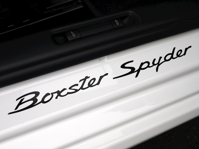 Porsche Boxster Spyder 3.4 Manual - Large 9