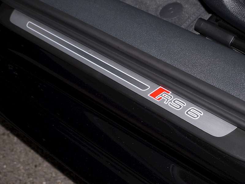 Audi RS6 Avant Performance 4.0 TFSI Quattro - Large 12