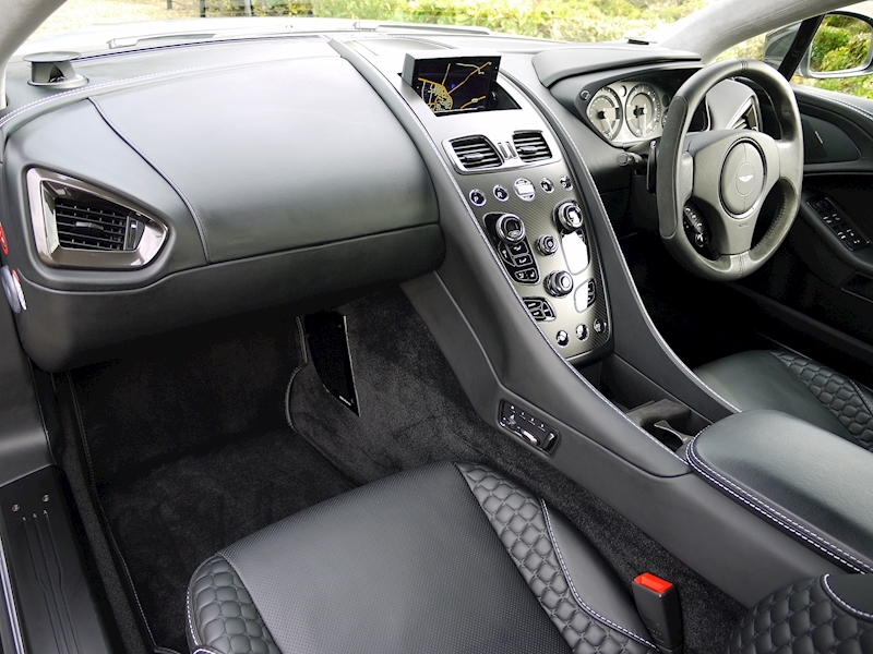Aston Martin Vanquish Coupe Touchtronic II - Large 10