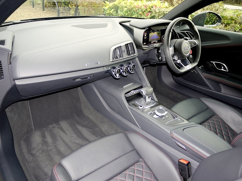 Audi R8 V10 Plus Quattro S-Tronic - Large 8