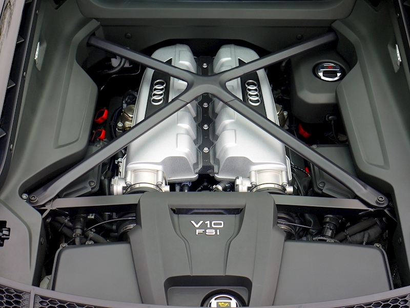 Audi R8 V10 Plus Quattro S-Tronic - Large 17