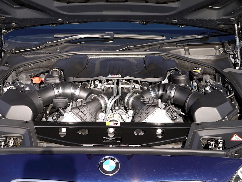 BMW M5 4.4 SALOON DCT - Large 14