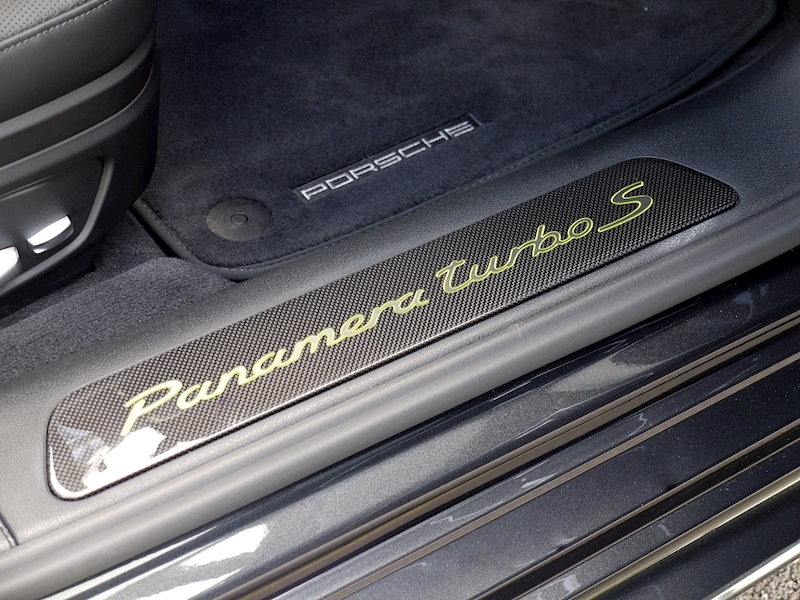 Porsche Panamera Turbo S E-Hybrid Sport Turismo - Large 7
