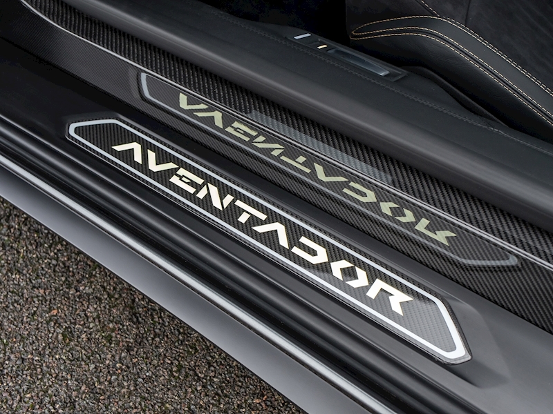 Lamborghini Aventador S LP740-4 - Large 22