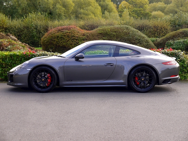 Porsche 911 (991.2) Carrera 4 GTS 3.0 Coupe PDK - SportDesign Package - Large 4