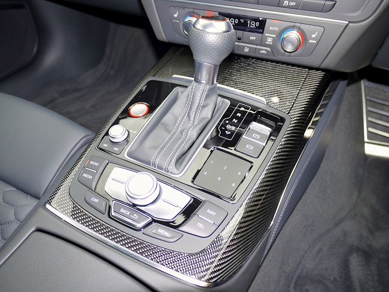 Audi RS6 Avant 4.0 TFSI Quattro - Large 29
