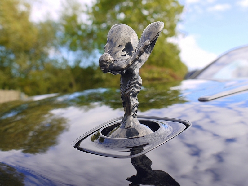 Rolls-Royce Wraith 'Black Badge' - Large 31