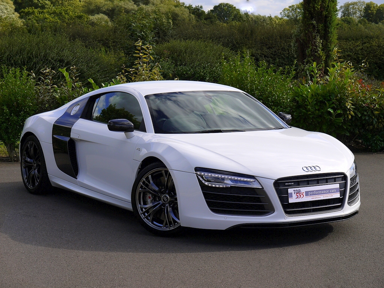 The Ultimate Supercar: Experience The Power Of The 2013 Audi R8 V10 Plus
