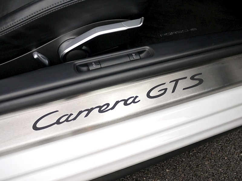 Porsche 911 Carrera (997.2) GTS 3.8 Manual - Large 27