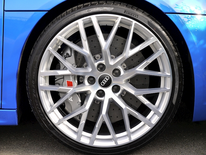 Audi R8 5.2 V10 'PLUS' QUATTRO S-TRONIC - Large 9