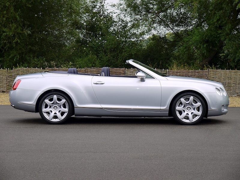 Bentley Continental GTC 6.0 W12 - Large 15
