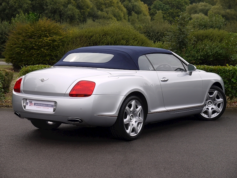 Bentley Continental GTC 6.0 W12 - Large 28
