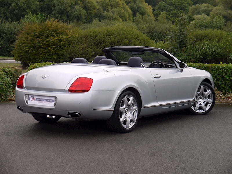 Bentley Continental GTC 6.0 W12 - Large 34