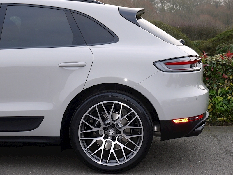 Porsche MACAN 2.0 PDK - New Model - Large 2