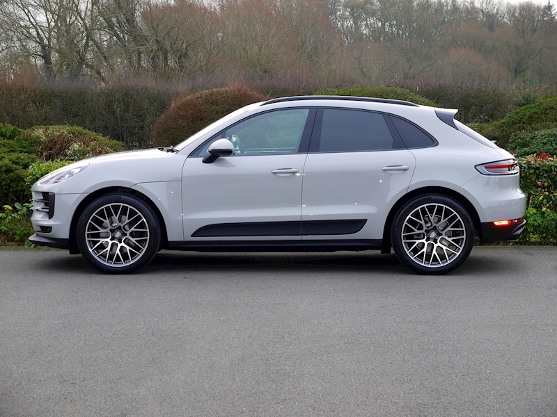 Porsche MACAN 2.0 PDK - New Model - Large 4