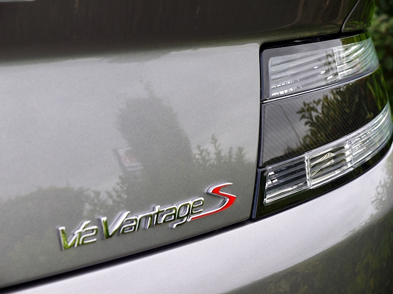 Aston Martin V12 Vantage S Coupe Sportshift III - Large 4