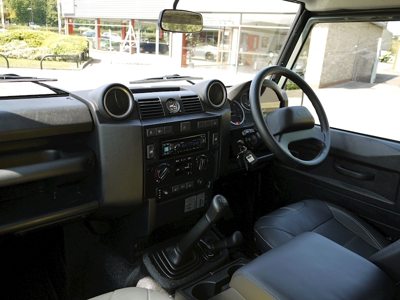 Land Rover Defender 110 XS 2.2D Crew-Cab Pickup - Large 5