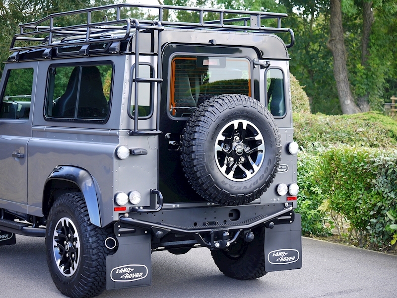Land Rover Defender 90 Adventure Edition - 1 of 600 - Large 3