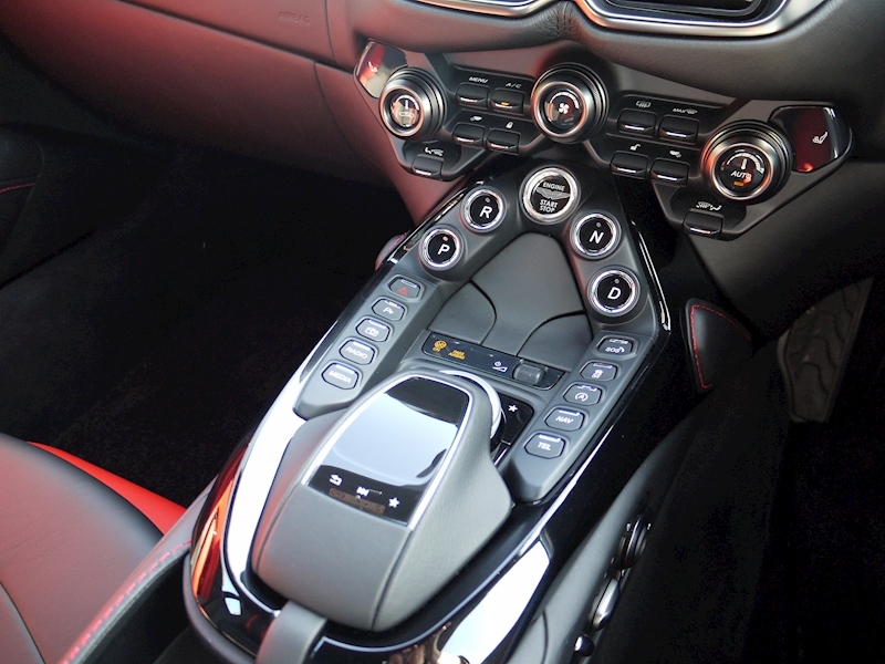 Aston Martin V8 Vantage 4.0 Touchtronic 3 - Large 27