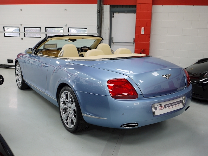 Bentley Continental GTC 6.0 W12 - Large 2